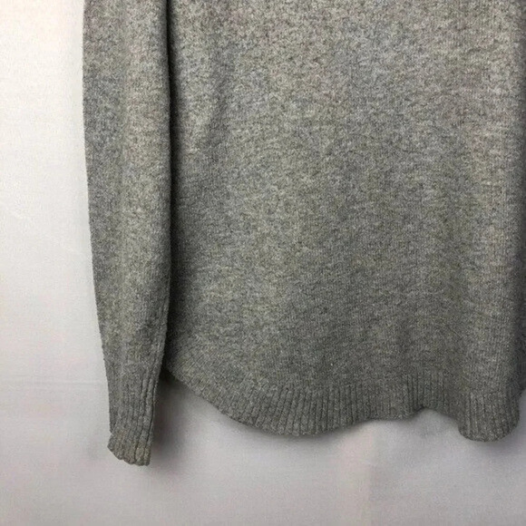 Tahari Gray Pullover Knit Cowl Neck Sweater M - Picture 4 of 4